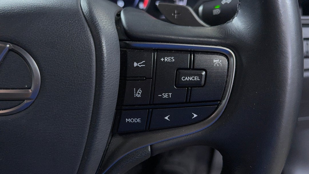 2023 Lexus Es250 Luxury, Automatic, 22652 km, Cruise Control