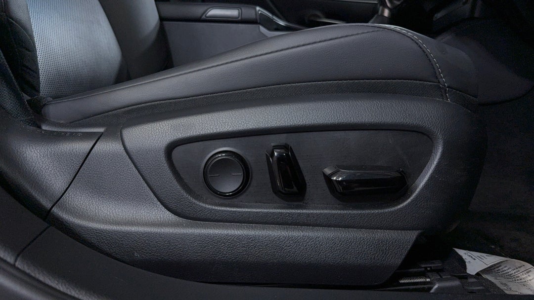 2023 Lexus Es250 Luxury, Automatic, 22652 km, Drivers Side Adjustment Panel