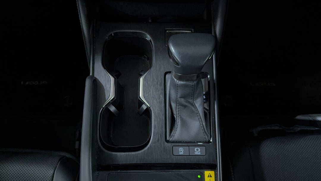 2023 Lexus Es250 Luxury, Automatic, 22652 km, Gear Lever 