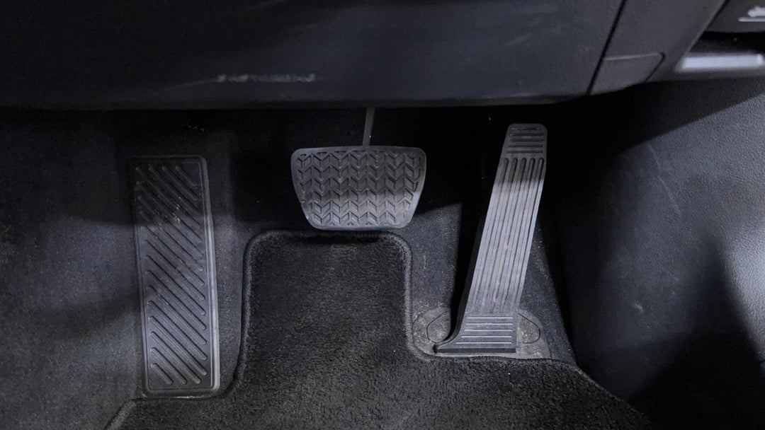 2023 Lexus Es250 Luxury, Automatic, 22652 km, Pedals and Footmat