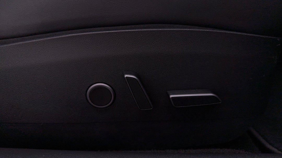 2023 Tesla Model 3 Rear-wheel Drive, Automatic, 38646 km, Drivers Side Adjustment Panel