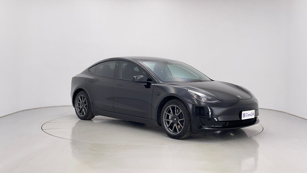 2023 Tesla Model 3 Rear-wheel Drive, Automatic, 38646 km, Right Front Diagonal (45- Degree) View