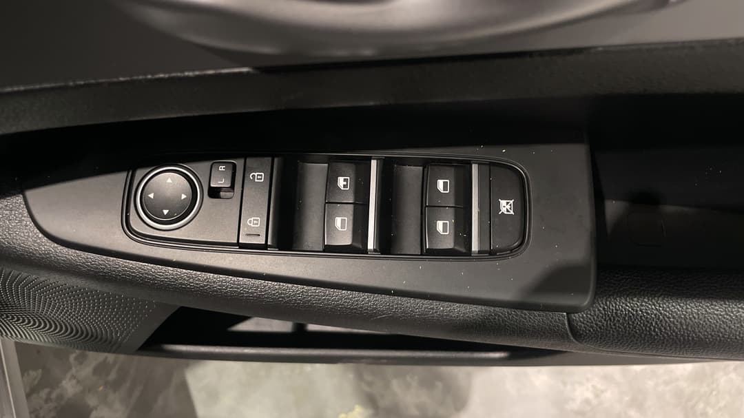 2024 Kia Cerato S, Automatic, 24258 km, Drivers Side Door Panel Controls