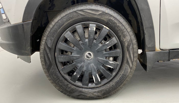 2016 Mahindra Kuv100 K4+ D 5 STR, Diesel, Manual, 48,559 km, Left Front Wheel
