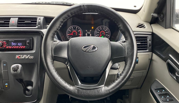 2016 Mahindra Kuv100 K4+ D 5 STR, Diesel, Manual, 48,559 km, Steering Wheel Close Up