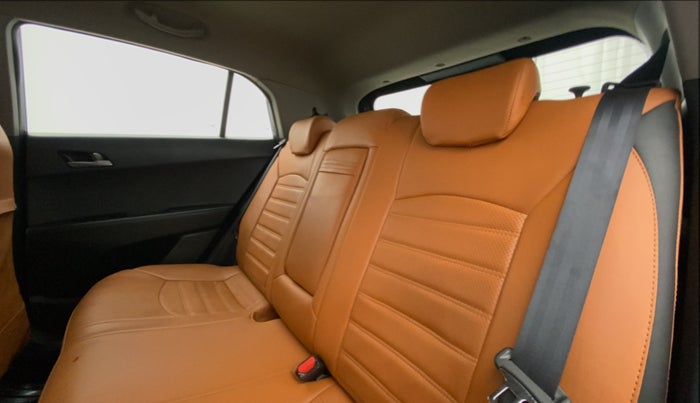 2015 Hyundai Creta SX PLUS 1.6 PETROL, Petrol, Manual, 45,522 km, Right Side Rear Door Cabin