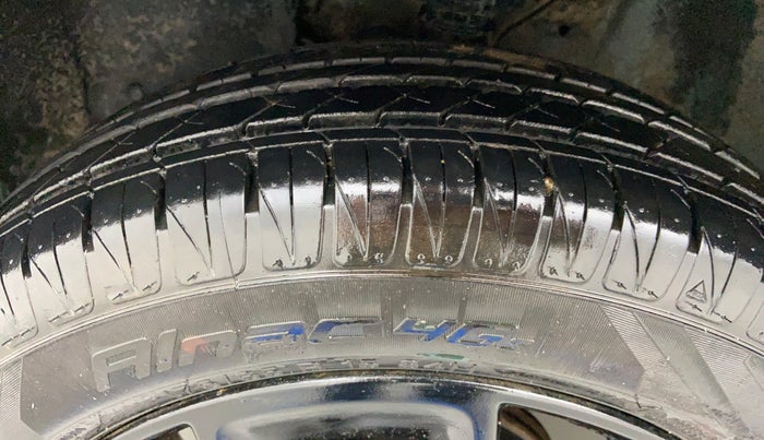 2017 Maruti IGNIS ALPHA 1.2 K12 DUAL TONE, Petrol, Manual, 45,193 km, Left Front Tyre Tread