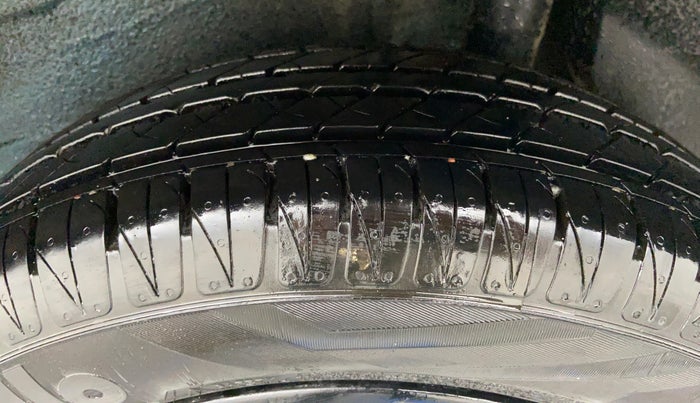 2017 Maruti IGNIS ALPHA 1.2 K12 DUAL TONE, Petrol, Manual, 45,193 km, Left Rear Tyre Tread