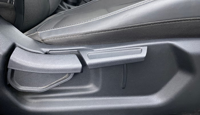 2019 Hyundai VENUE 1.0L Turbo GDI SX(O) MT, Petrol, Manual, 12,815 km, Driver Side Adjustment Panel