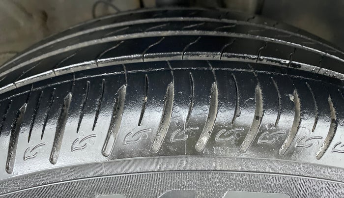 2019 Hyundai VENUE 1.0L Turbo GDI SX(O) MT, Petrol, Manual, 12,815 km, Right Front Tyre Tread