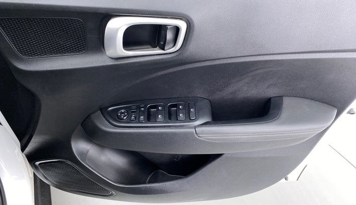 2019 Hyundai VENUE 1.0L Turbo GDI SX(O) MT, Petrol, Manual, 12,815 km, Driver Side Door Panels Control