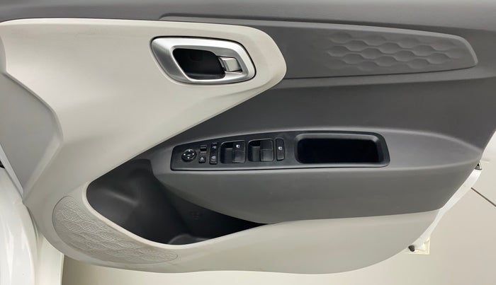 2022 Hyundai GRAND I10 NIOS SPORTZ U2 AMT 1.2 CRDI, Diesel, Automatic, 43,302 km, Driver Side Door Panels Control