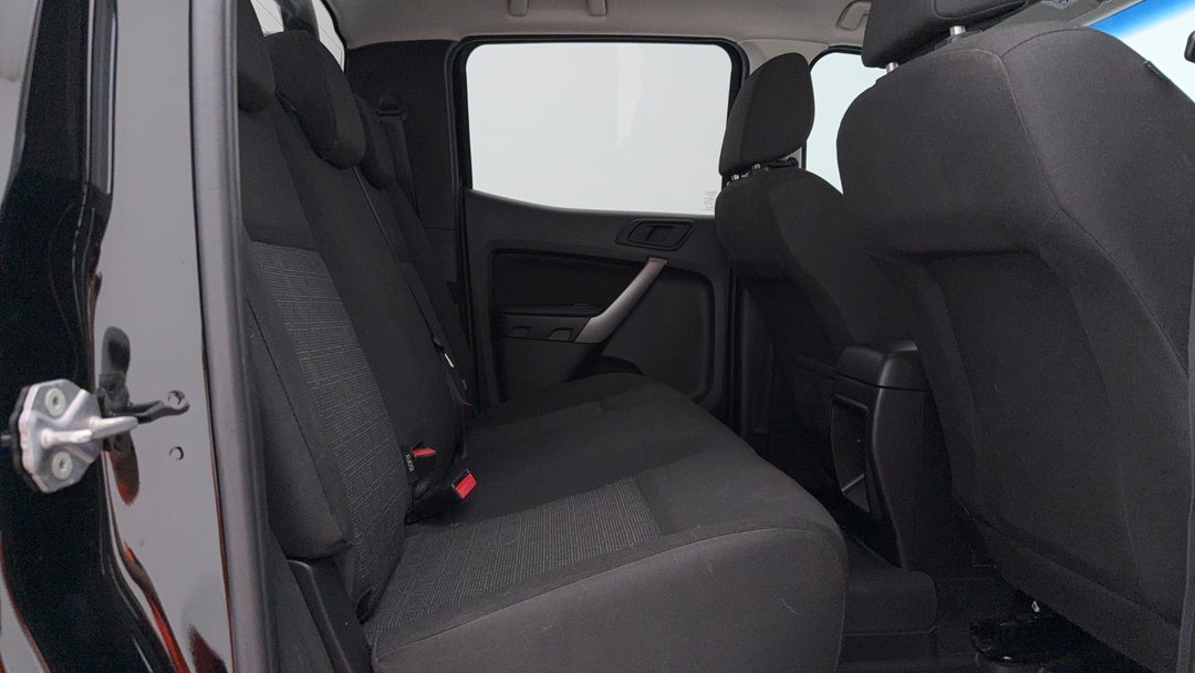 2021 Ford Ranger Sport 3.2 (4x4), Automatic, 75430 km, Right Side Rear Door Cabin View