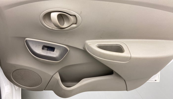 2014 Datsun Go T, Petrol, Manual, 22,453 km, Driver Side Door Panels Control