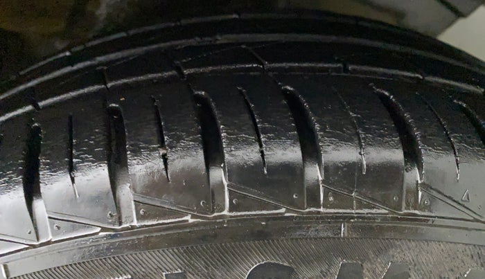 2017 Maruti Celerio VXI CNG D, CNG, Manual, 49,965 km, Left Rear Tyre Tread