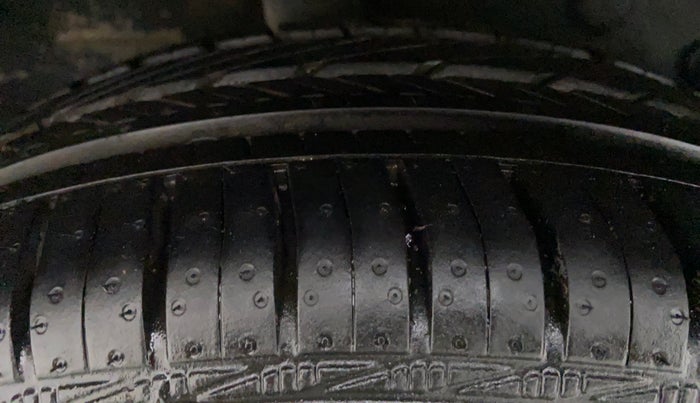 2011 Toyota Etios V, Petrol, Manual, 66,746 km, Right Rear Tyre Tread