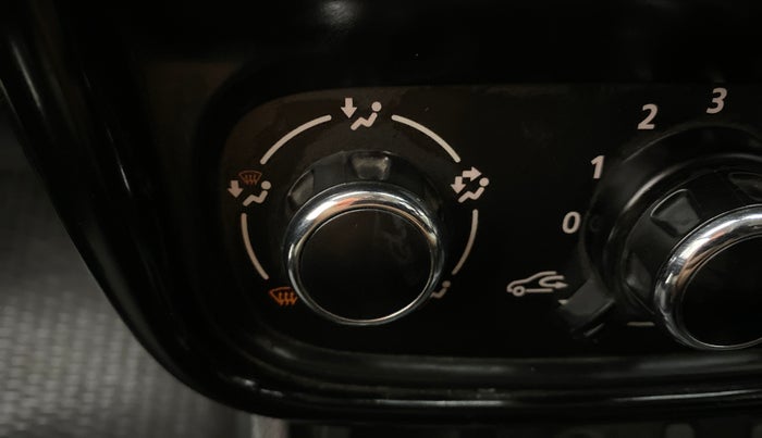 2013 Renault Duster RXL PETROL, Petrol, Manual, 51,952 km, AC Unit - Directional switch has minor damage