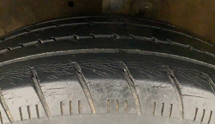 2015 Maruti Celerio ZXI, Petrol, Manual, 37,021 km, Left Front Tyre Tread