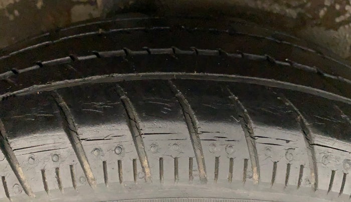 2015 Maruti Celerio ZXI, Petrol, Manual, 37,021 km, Right Rear Tyre Tread