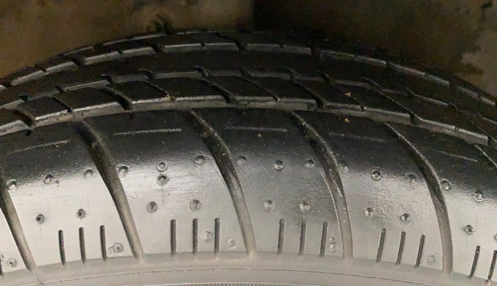 2015 Maruti Celerio ZXI, Petrol, Manual, 37,021 km, Right Front Tyre Tread