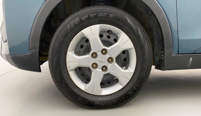 2022 Mahindra XUV300 W6 1.2 PETROL, Petrol, Manual, 45,246 km, Left Front Wheel