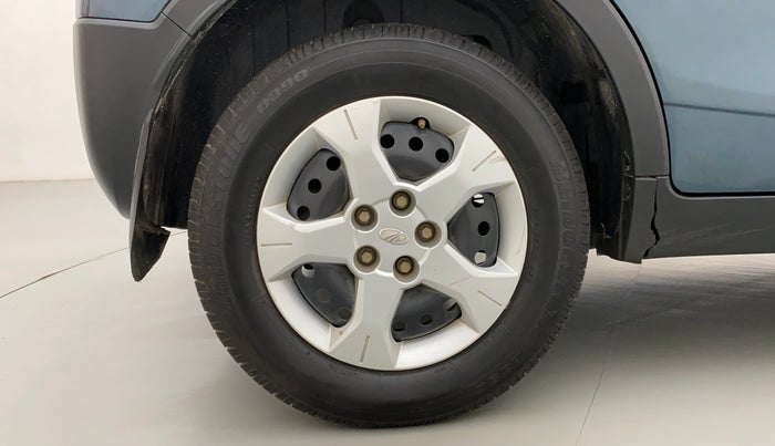 2022 Mahindra XUV300 W6 1.2 PETROL, Petrol, Manual, 45,246 km, Right Rear Wheel