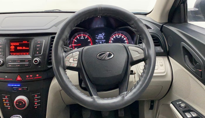 2022 Mahindra XUV300 W6 1.2 PETROL, Petrol, Manual, 45,246 km, Steering Wheel Close Up