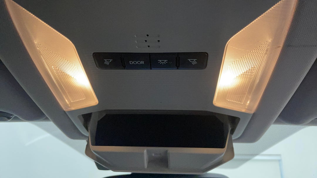 On-Roof Controls/Sunglass holder