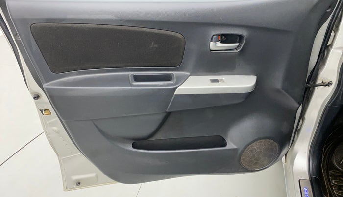 2012 Maruti Wagon R 1.0 LXI, Petrol, Manual, 45,019 km, Front passenger door - Trim has minor damage