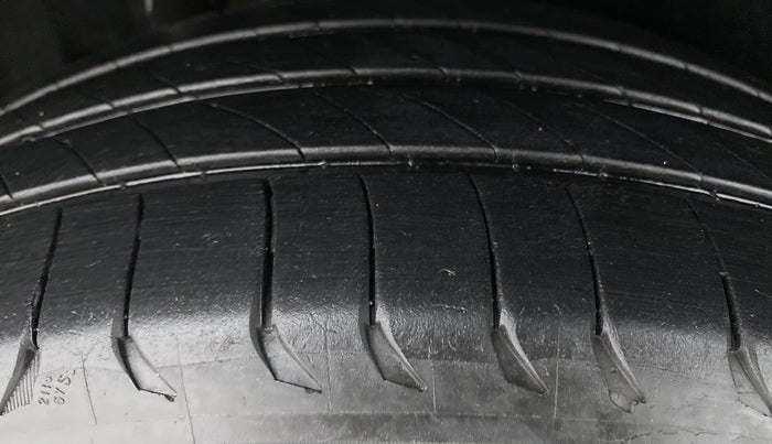 2017 Maruti Vitara Brezza ZDI PLUS, Diesel, Manual, 80,257 km, Right Rear Tyre Tread