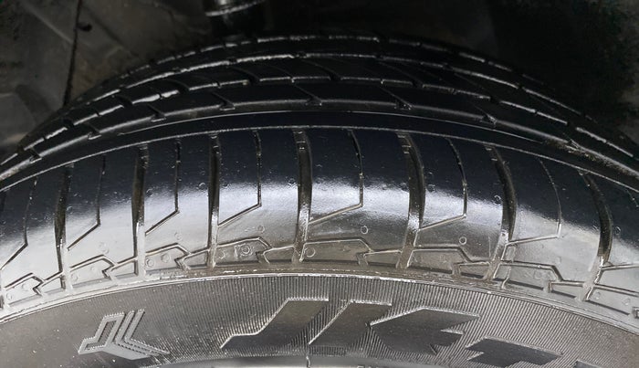 2022 Maruti S Cross ZETA SHVS PETROL, Petrol, Manual, 14,297 km, Left Front Tyre Tread