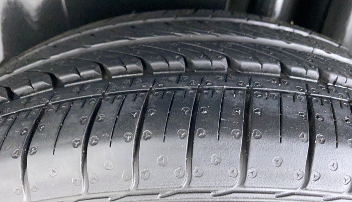 2021 Maruti Ciaz 1.5 SIGMA SHVS, Petrol, Manual, 2,116 km, Left Rear Tyre Tread