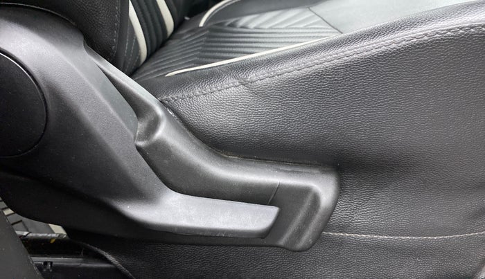 2017 Maruti IGNIS ZETA 1.2 AMT, Petrol, Automatic, 83,179 km, Driver Side Adjustment Panel
