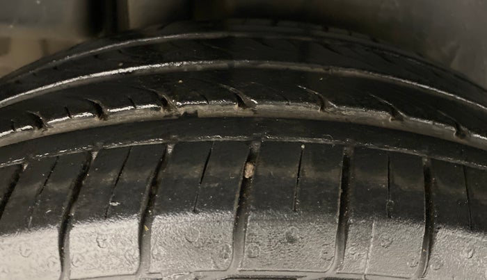 2018 Maruti Ciaz 1.5 SIGMA SHVS, Petrol, Manual, 26,968 km, Right Rear Tyre Tread