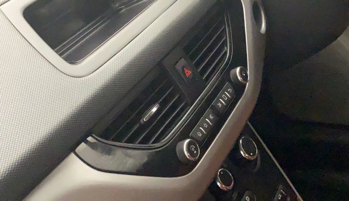 2019 Tata NEXON XM PETROL, CNG, Manual, 28,058 km, Infotainment system - Parking sensor not working
