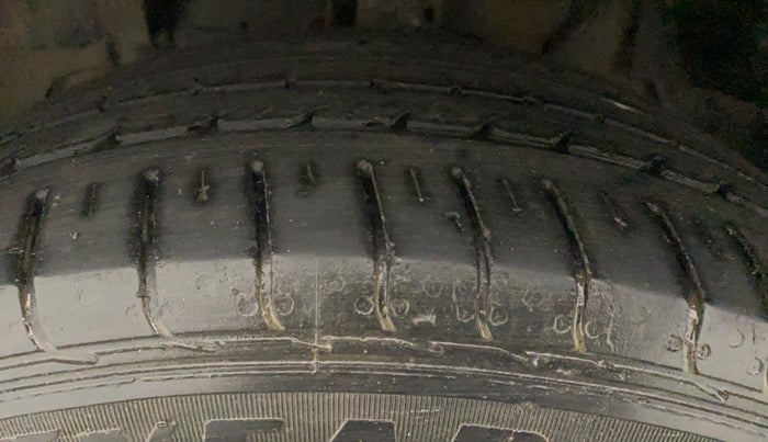 2019 Tata NEXON XM PETROL, CNG, Manual, 28,058 km, Right Front Tyre Tread