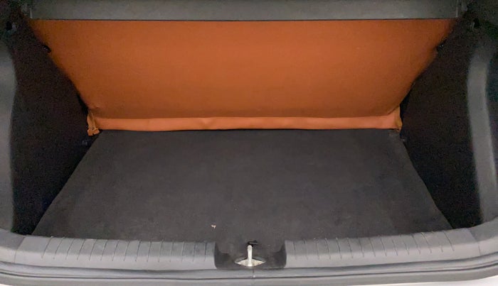 2017 Hyundai Elite i20 SPORTZ 1.2, Petrol, Manual, 29,357 km, Boot Inside