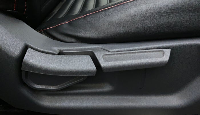2020 Hyundai GRAND I10 NIOS MAGNA 1.2 MT, Petrol, Manual, 6,520 km, Driver Side Adjustment Panel