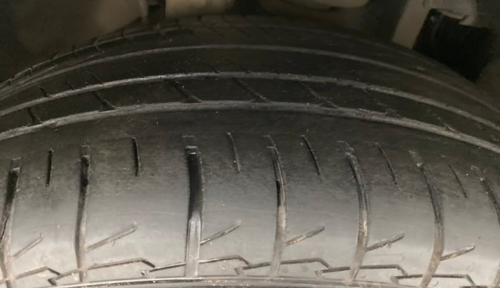 2018 Mahindra MARAZZO M8 7 STR, Diesel, Manual, 76,574 km, Right Front Tyre Tread