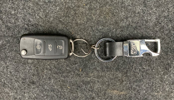 2012 Volkswagen Polo HIGHLINE1.2L DIESEL, Diesel, Manual, 1,00,141 km, Key Close Up