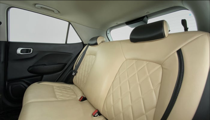 2020 Hyundai VENUE 1.0L Turbo GDI SX MT, Petrol, Manual, 30,227 km, Right Side Rear Door Cabin