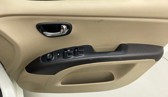 2011 Hyundai i10 MAGNA 1.2, Petrol, Manual, 82,088 km, Driver Side Door Panels Control