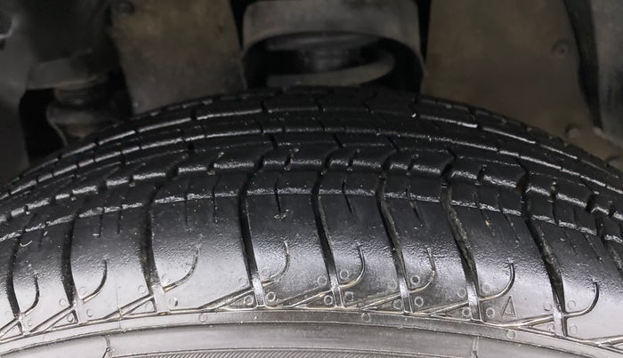 2022 Mahindra BOLERO NEO N 8, Diesel, Manual, 4,154 km, Left Front Tyre Tread
