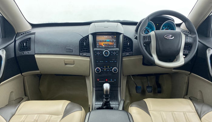 2017 Mahindra XUV500 W6 4X2, Diesel, Manual, 82,011 km, Dashboard