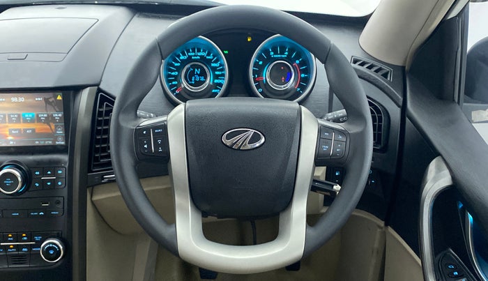 2017 Mahindra XUV500 W6 4X2, Diesel, Manual, 82,011 km, Steering Wheel Close Up