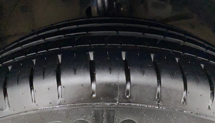 2017 Maruti Baleno ZETA PETROL 1.2, Petrol, Manual, 47,583 km, Right Front Tyre Tread