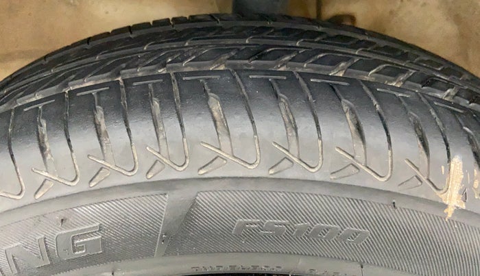2014 Maruti Wagon R 1.0 VXI, Petrol, Manual, 58,456 km, Left Front Tyre Tread
