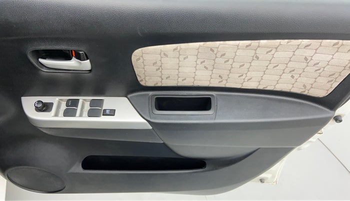 2014 Maruti Wagon R 1.0 VXI, Petrol, Manual, 58,456 km, Driver Side Door Panels Control