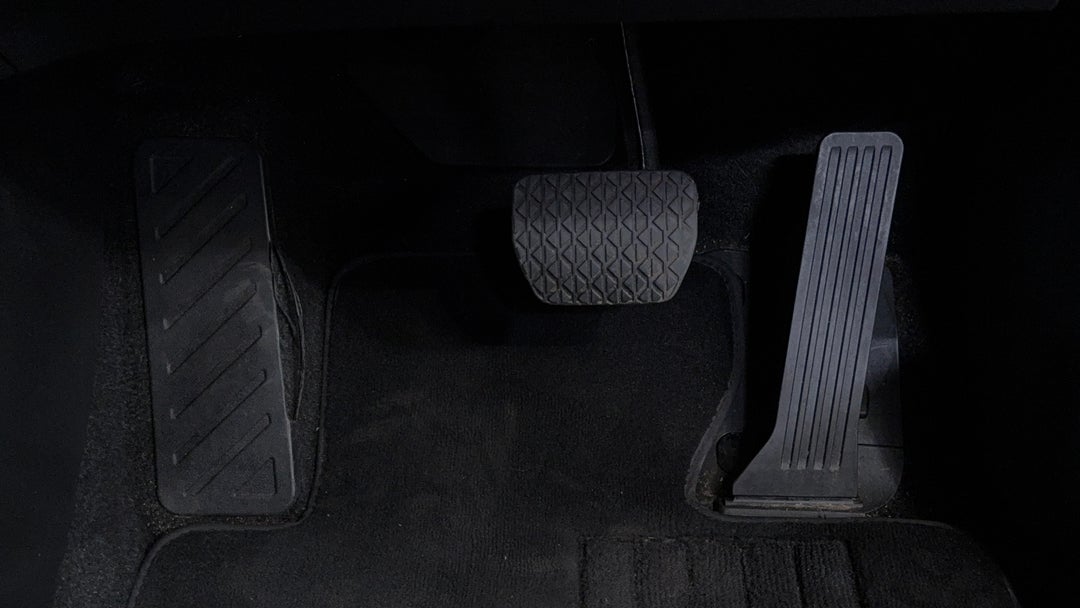 2016 Mazda CX-9 Sport (FWD), Automatic, 161266 km, Pedals and Footmat