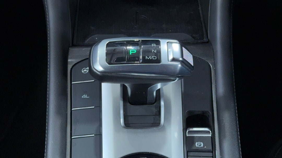 2021 GWM Ute Cannon-X (4x4), Automatic, 72365 km, Gear Lever 